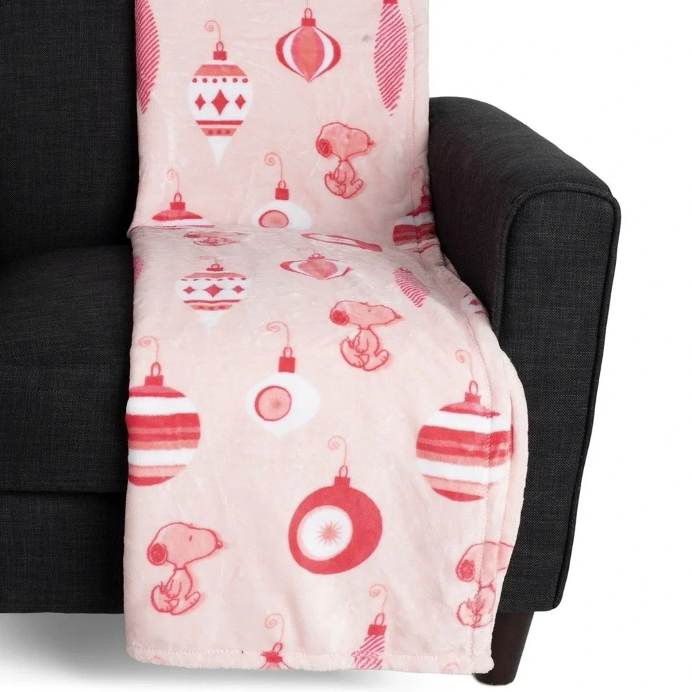 Peanuts Snoopy Mid Century Pink Christmas Berkshire Throw Blanket 60